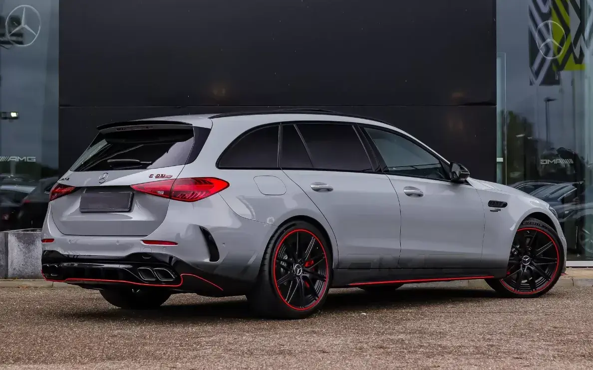 Mercedes-Benz C 63 AMG S E Performance Speedshift MCT9G F1 Edition 12