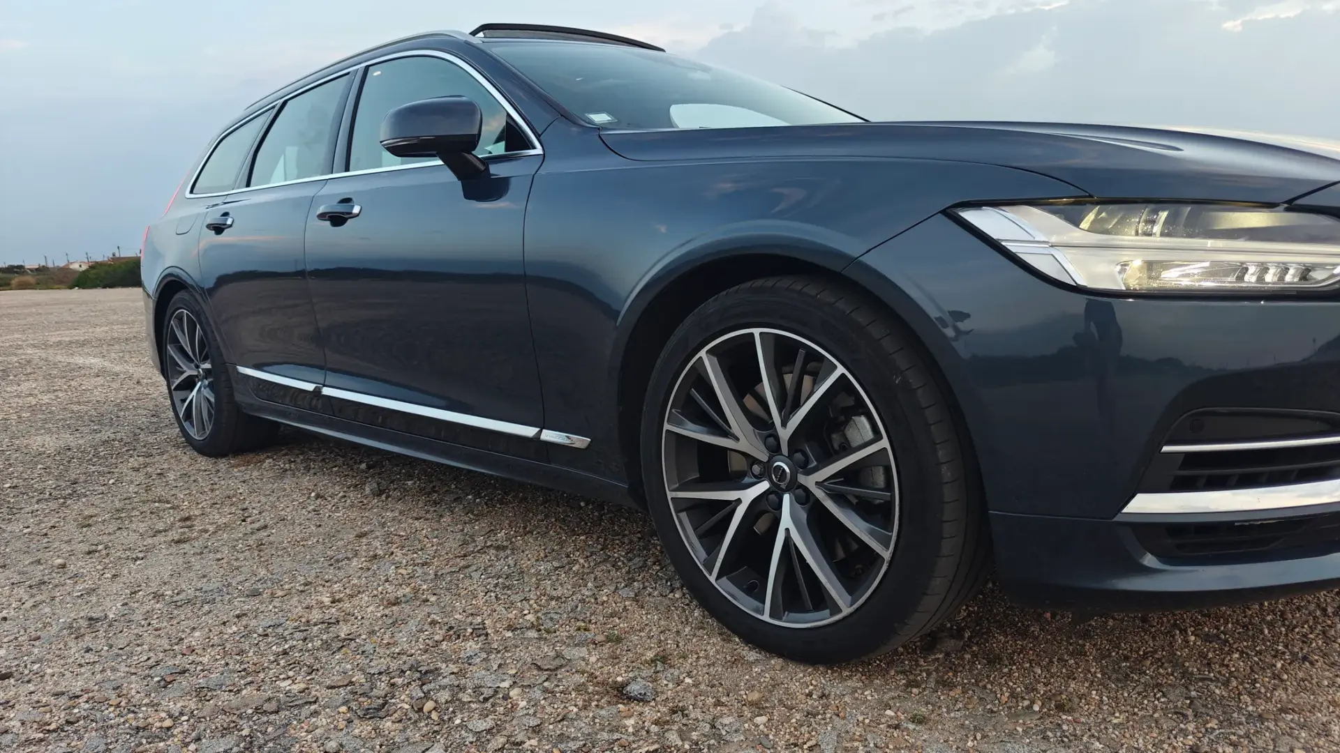 Volvo V90 2.0 T8 PHEV Inscription AWD 34