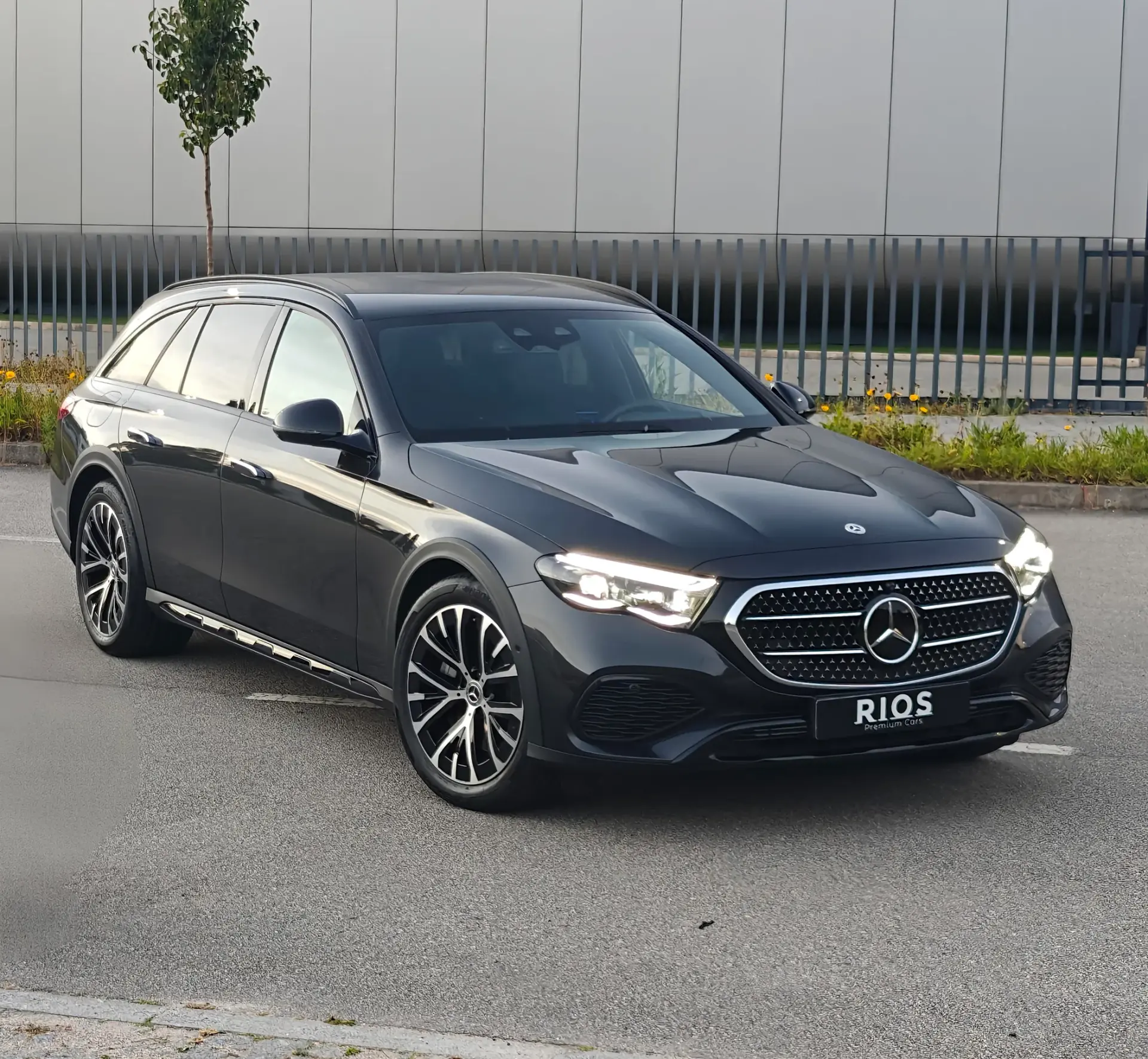 Mercedes-Benz E 300 de 4Matic All-Terrain 1
