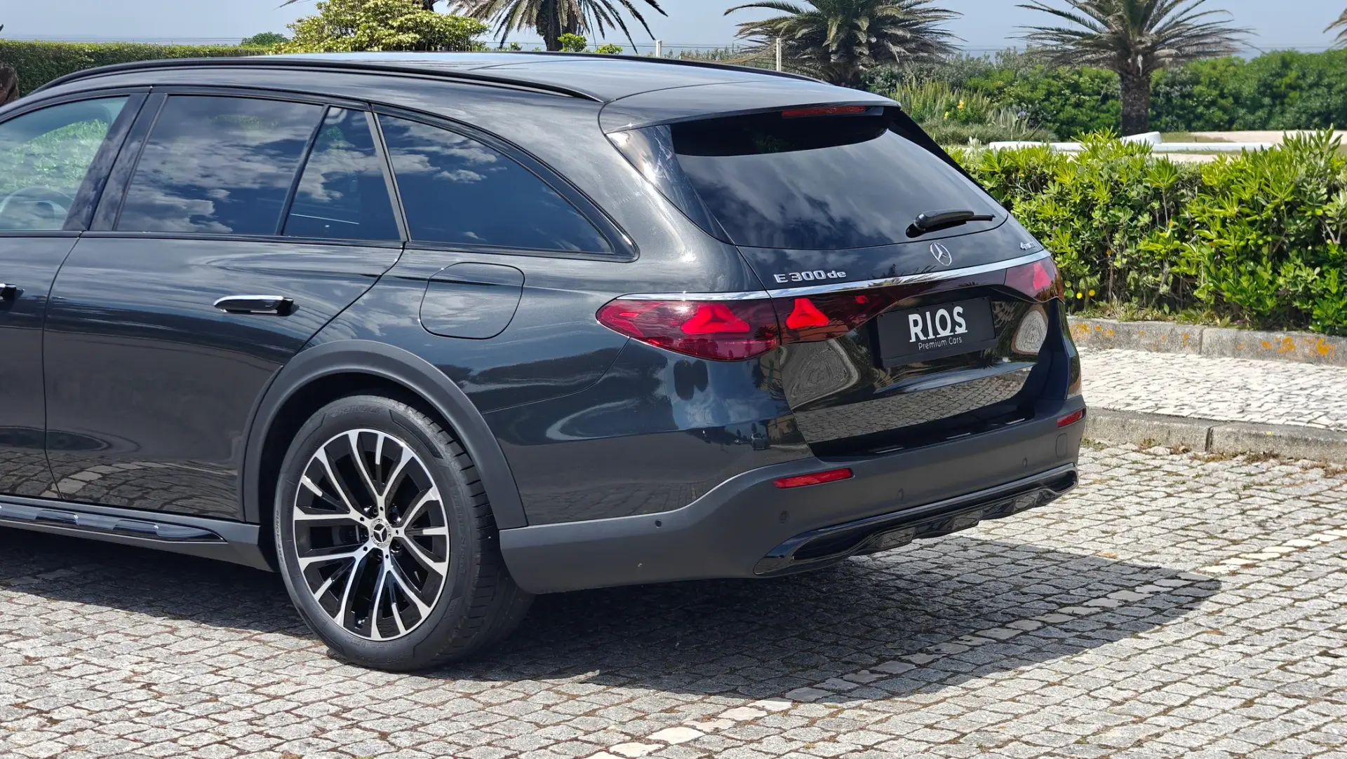 Mercedes-Benz E 300 de 4Matic All-Terrain 12