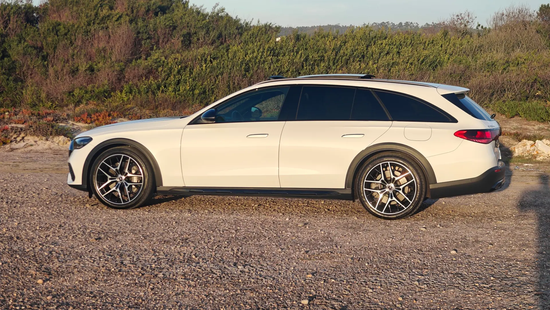 Mercedes-Benz E 300 de 4Matic All-Terrain 17