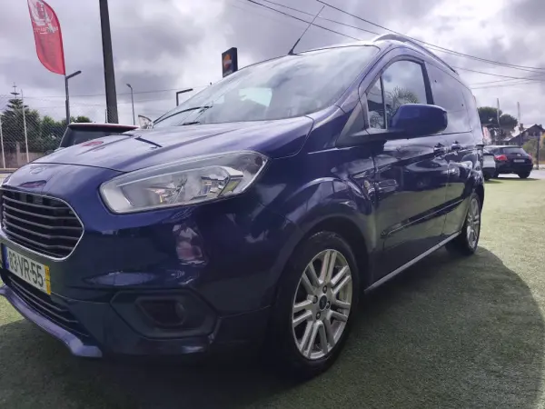 Ford Tourneo Courier 1.0 EcoBoost Titanium 17