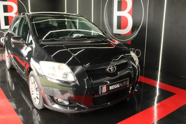 Toyota Auris 1.4 D-4D Sol 4