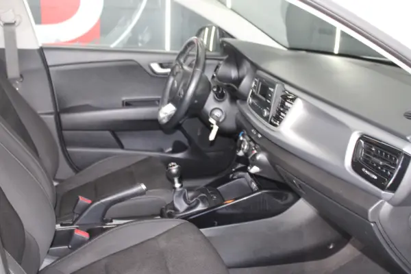 Kia Rio 1.2 CVVT Easy 19