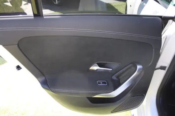 Mercedes-Benz CLA 250 e AMG Line 17