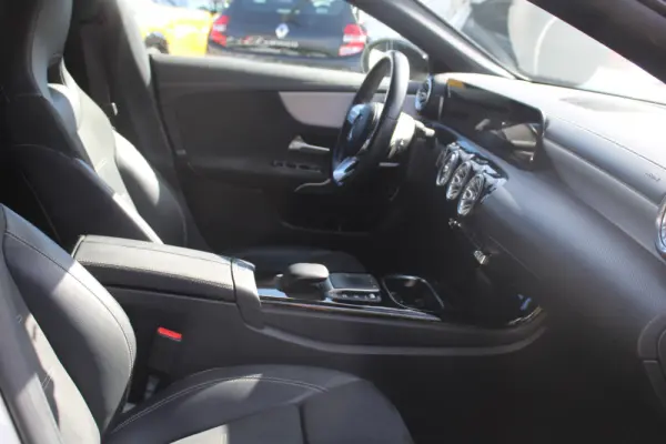 Mercedes-Benz CLA 250 e AMG Line 22