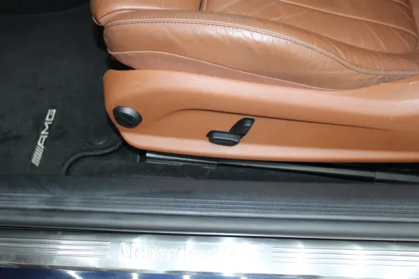 Mercedes-Benz E 220 d AMG Line 9