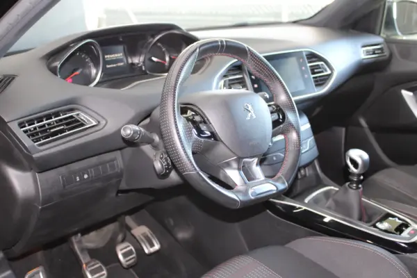 Peugeot 308 1.2 PureTech GT Line 25