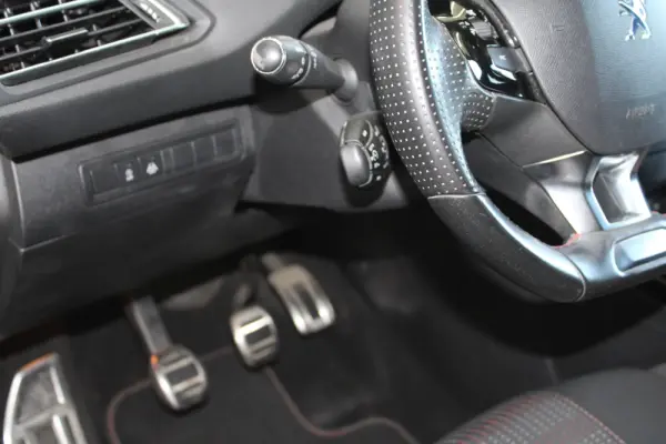 Peugeot 308 1.2 PureTech GT Line 27