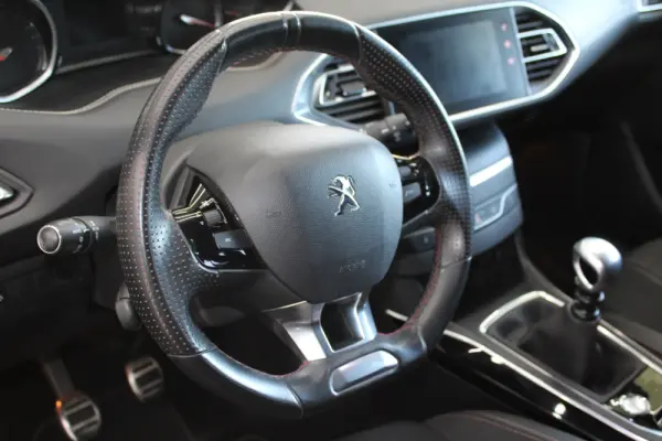 Peugeot 308 1.2 PureTech GT Line 28