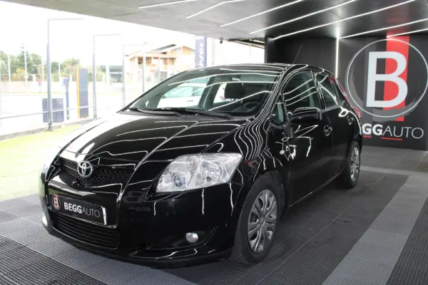 Toyota Auris 1.4 D-4D Sol 2