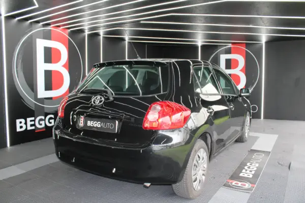 Toyota Auris 1.4 D-4D Sol 8