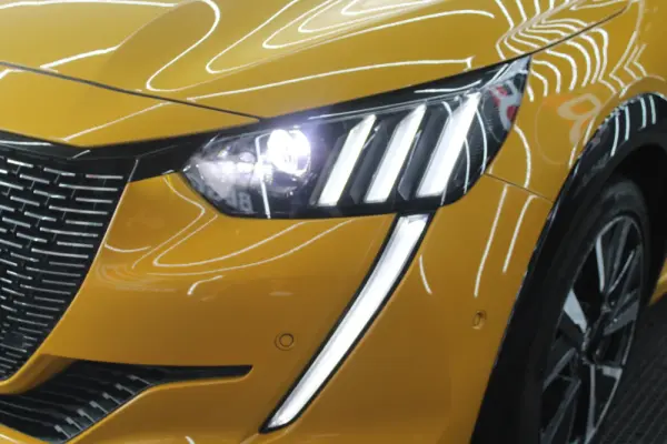 Peugeot 208 1.2 PureTech GT Pack EAT8 6