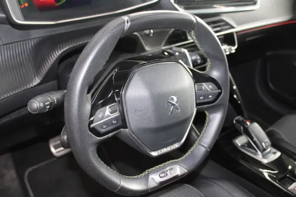 Peugeot 208 1.2 PureTech GT Pack EAT8 32