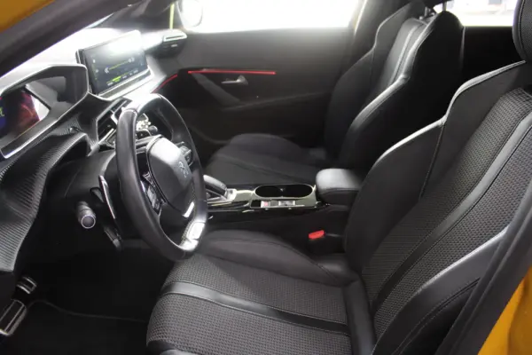 Peugeot 208 1.2 PureTech GT Pack EAT8 36