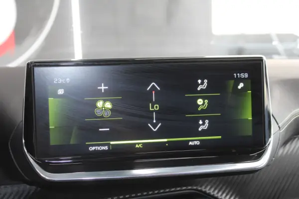 Peugeot 208 1.2 PureTech GT Pack EAT8 44