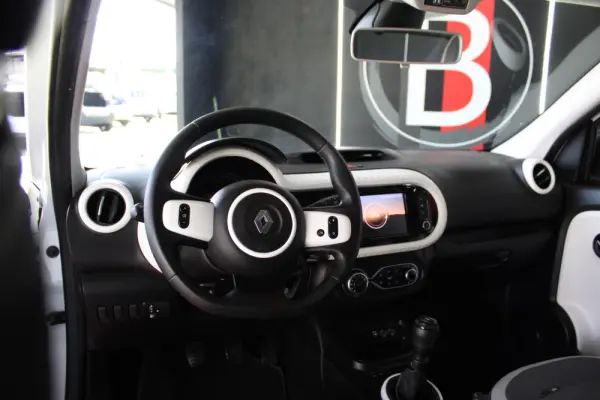 Renault Twingo 1.0 SCe Intens 26