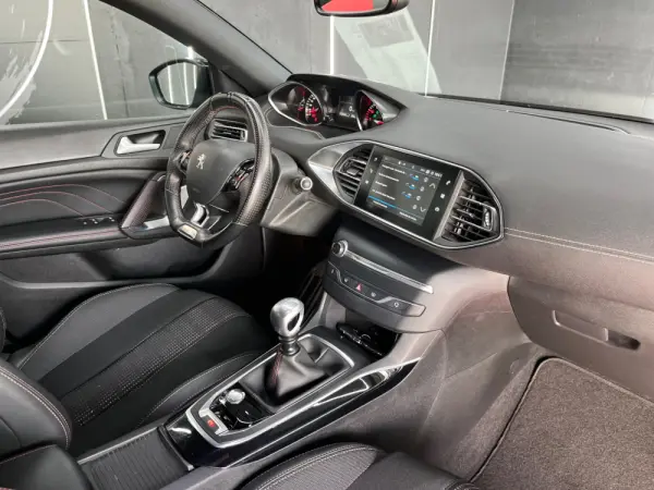Peugeot 308 1.2 PureTech GT Line 39