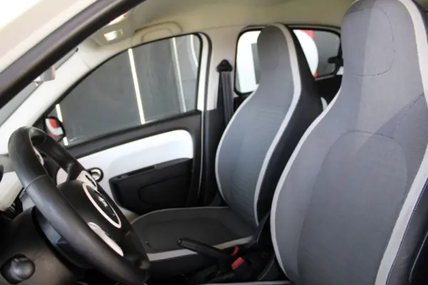 Renault Twingo 1.0 SCe Intens 17