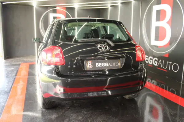 Toyota Auris 1.4 D-4D Sol 18