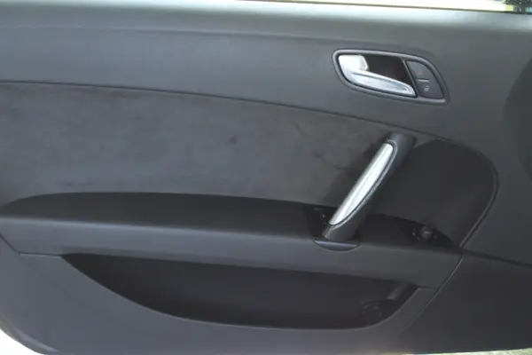 Audi TT Coupé 2.0 TDi quattro S-line 27