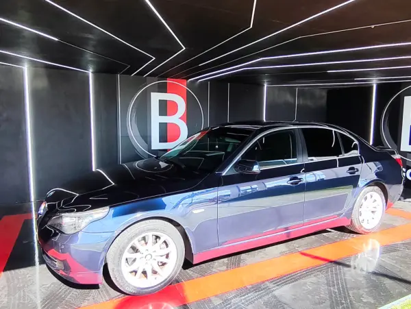 BMW 520 d Executive 8