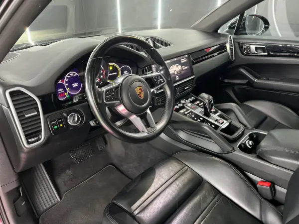 Porsche Cayenne Coupé E-Hybrid 25