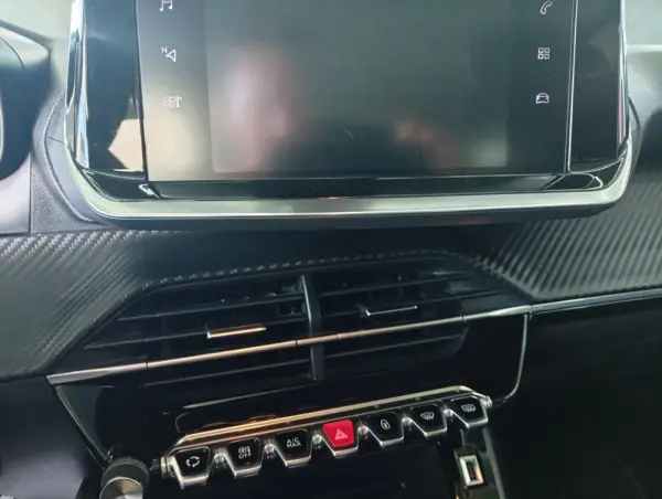 Peugeot 2008 ALLURE 17