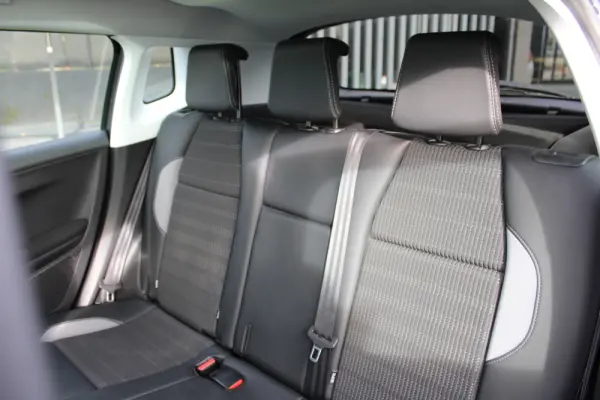 Peugeot 2008 PureTechAllure 17