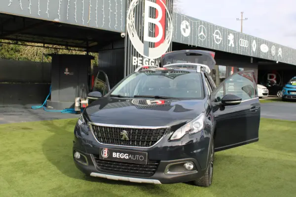 Peugeot 2008 PureTechAllure 9