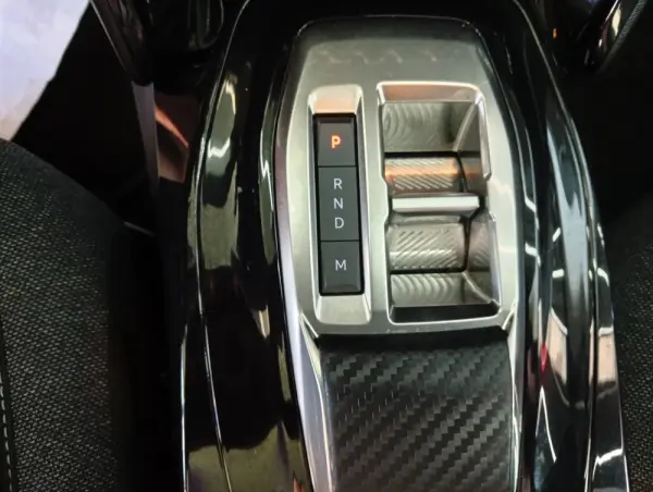 Peugeot 2008 ALLURE 19