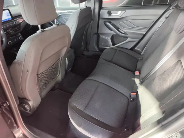 Ford Focus SW 1.0 EcoBoost MHEV ST-Line 13