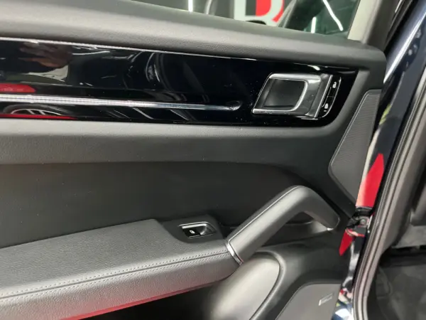 Porsche Cayenne Coupé E-Hybrid 42