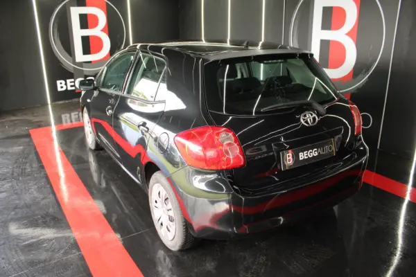 Toyota Auris 1.4 D-4D Sol 17