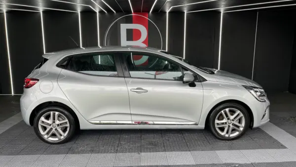 Renault Clio 1.5 Blue dCi Intens 8