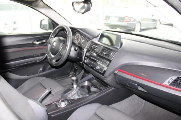 BMW 114 d Pack M 26
