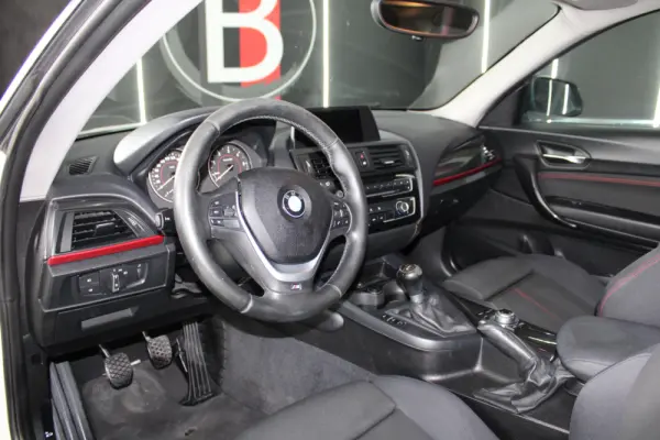 BMW 114 d Pack M 31