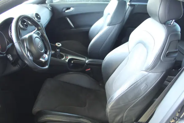 Audi TT Coupé 2.0 TDi quattro S-line 29