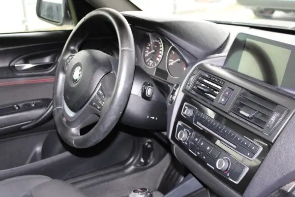 BMW 114 d Pack M 28
