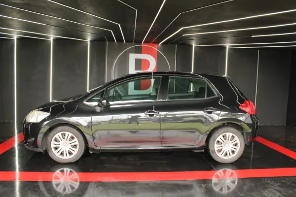 Toyota Auris 1.4 D-4D Sol 14