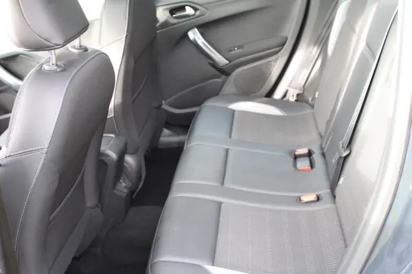 Peugeot 2008 PureTechAllure 15