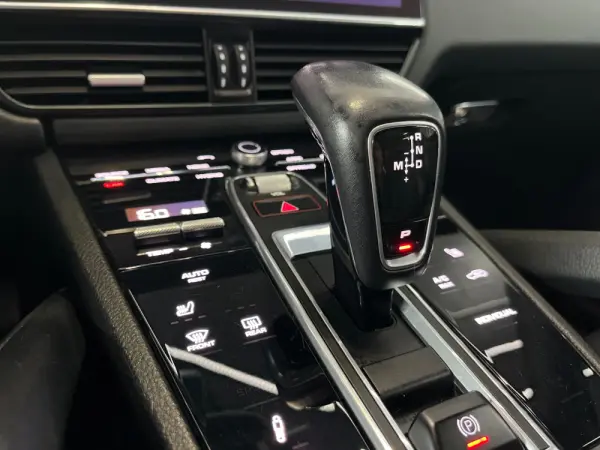 Porsche Cayenne Coupé E-Hybrid 29