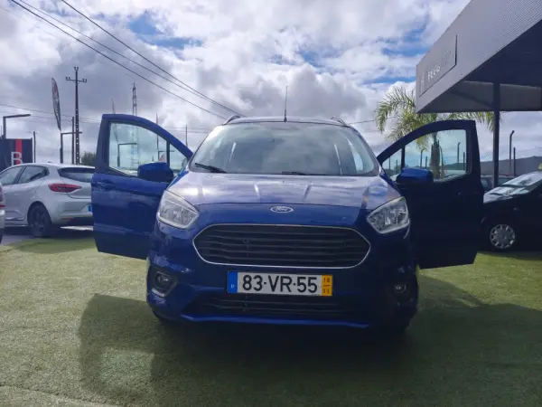 Ford Tourneo Courier 1.0 EcoBoost Titanium 3