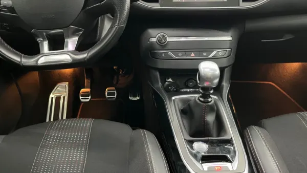 Peugeot 308 1.2 PureTech GT Line 18