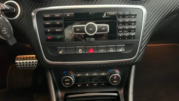 Mercedes-Benz A 45 AMG 4-Matic 13