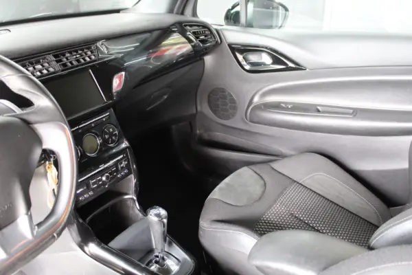 Citroen DS3 1.6 e-HDi So Chic ETG6 21