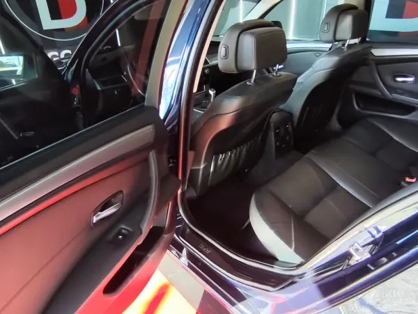 BMW 520 d Executive 17
