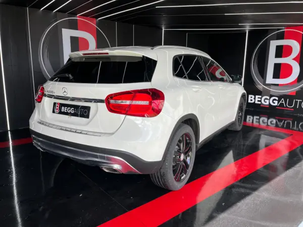 Mercedes-Benz GLA 200 d Aut. 6