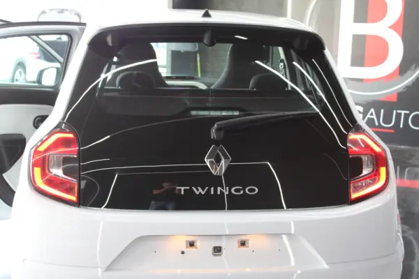 Renault Twingo 1.0 SCe Intens 33