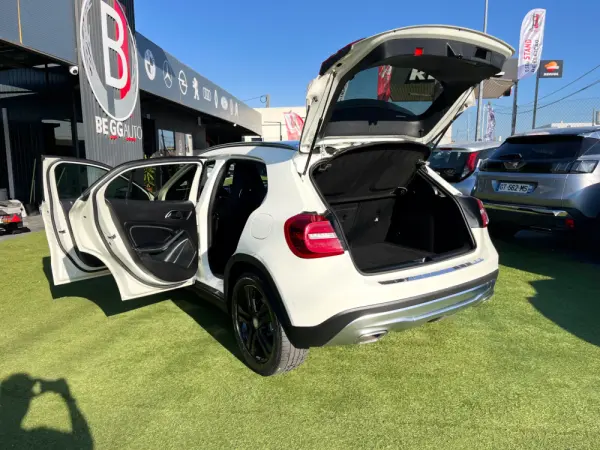 Mercedes-Benz GLA 200 d Aut. 11